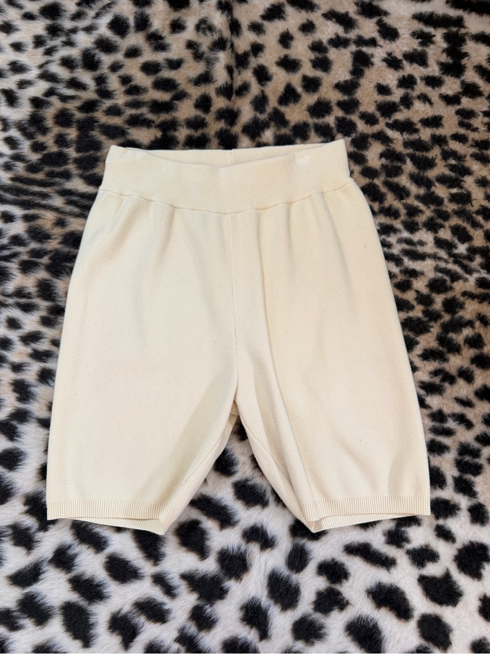 Wilfred Aritiza Shorts Size L